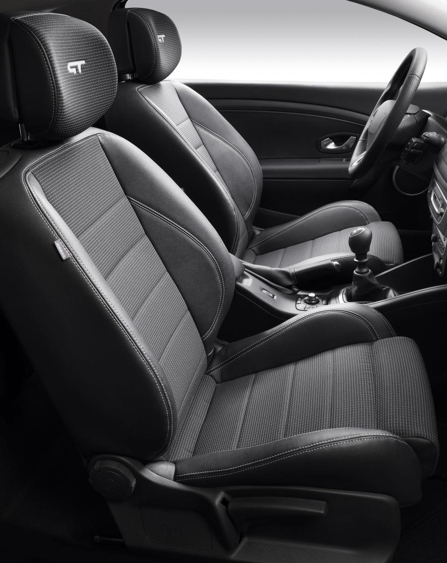  Renault Megane Coupe Cabriolet GT 2011 года  (фото 6 из 27)